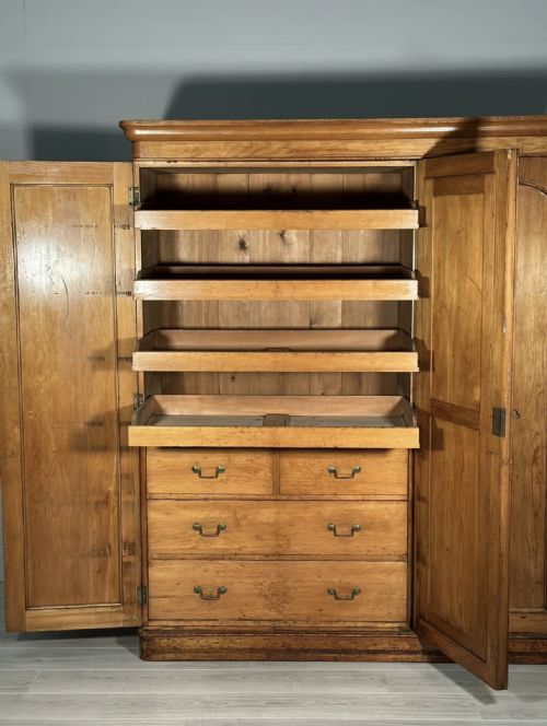 19TH CENTURY FITTED PINE WARDROBE - ADDITIONAL PHOTO 6