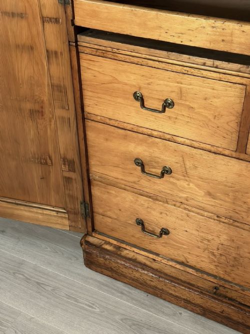 19TH CENTURY FITTED PINE WARDROBE - ADDITIONAL PHOTO 7