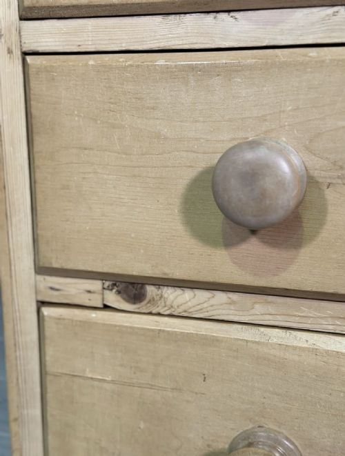 19TH CENTURY PINE CHEST OF DRAWERS - ADDITIONAL PHOTO 2