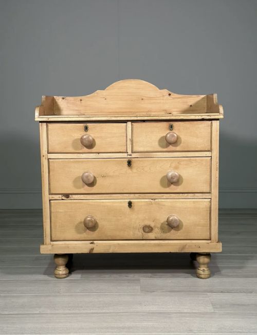 19TH CENTURY PINE CHEST OF DRAWERS - ADDITIONAL PHOTO 11