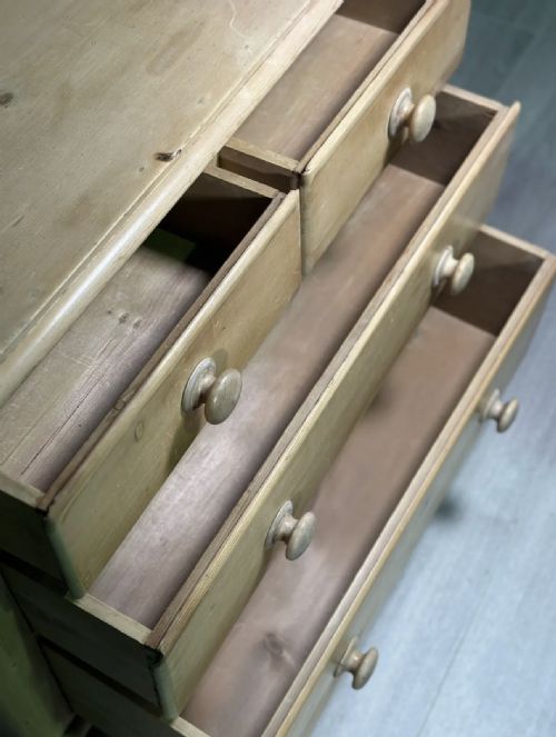 VICTORIAN PINE CHEST OF DRAWERS - ADDITIONAL PHOTO 2