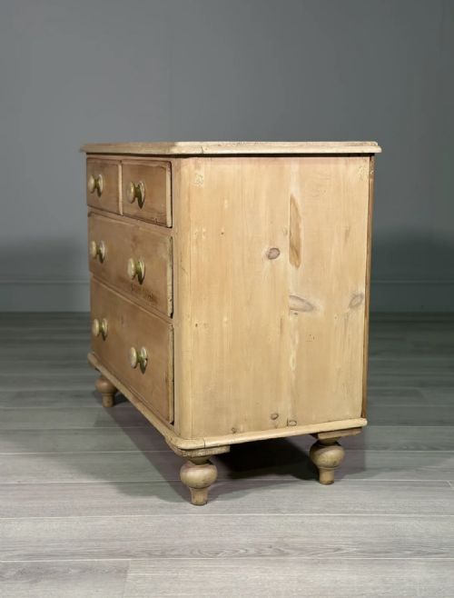 VICTORIAN PINE CHEST OF DRAWERS - ADDITIONAL PHOTO 4