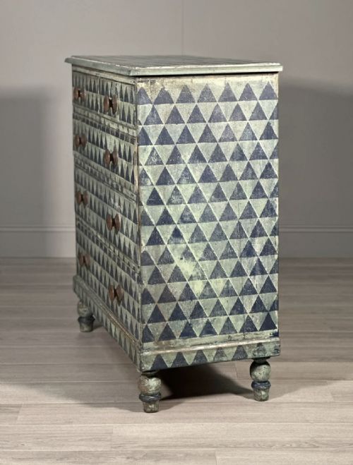 19TH CENTURY GEOMETRIC PAINTED CHEST OF DRAWERS - ADDITIONAL PHOTO 8