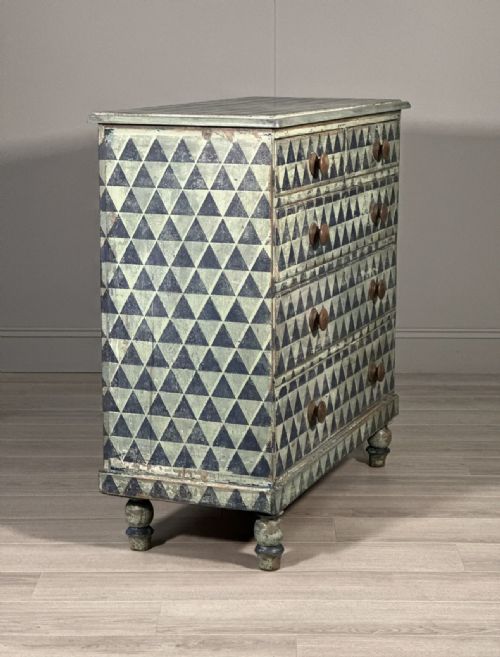 19TH CENTURY GEOMETRIC PAINTED CHEST OF DRAWERS - ADDITIONAL PHOTO 9