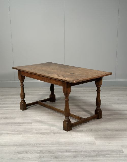 19TH CENTURY OAK DINING TABLE - ADDITIONAL PHOTO 1