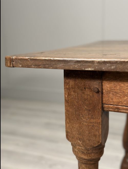19TH CENTURY OAK DINING TABLE - ADDITIONAL PHOTO 8