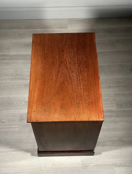 ANTIQUE MAHOGANY BANK OF DRAWERS - ADDITIONAL PHOTO 9