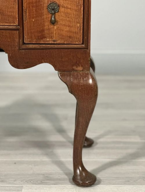 19TH CENTURY WALNUT LOWBOY - ADDITIONAL PHOTO 4