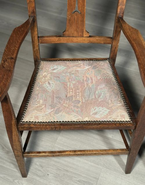 A SET OF SIX PURE ARTS AND CRAFTS OAK DINING CHAIRS - ADDITIONAL PHOTO 2