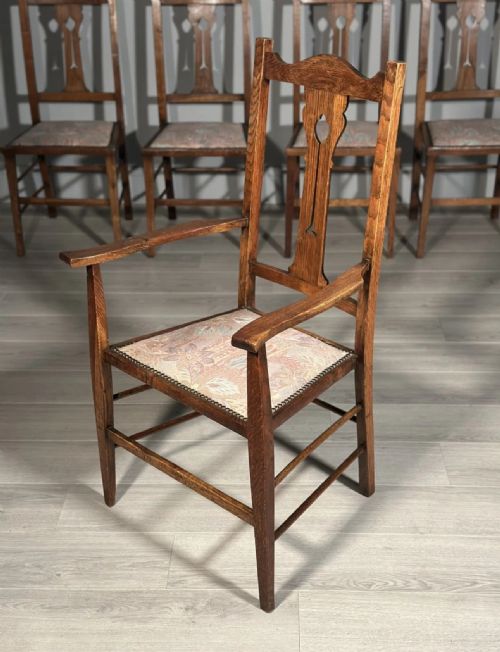 A SET OF SIX PURE ARTS AND CRAFTS OAK DINING CHAIRS - ADDITIONAL PHOTO 4