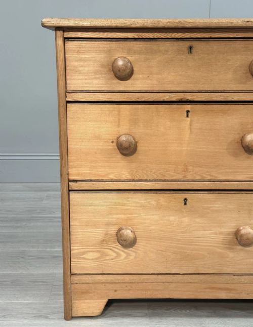19TH CENTURY OAK BANK OF DRAWERS - ADDITIONAL PHOTO 5
