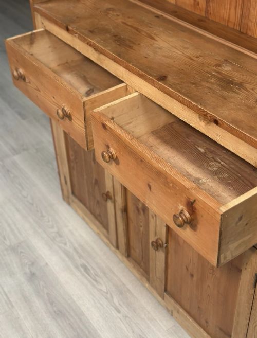 ANTIQUE PINE DRESSER C1910 - ADDITIONAL PHOTO 2
