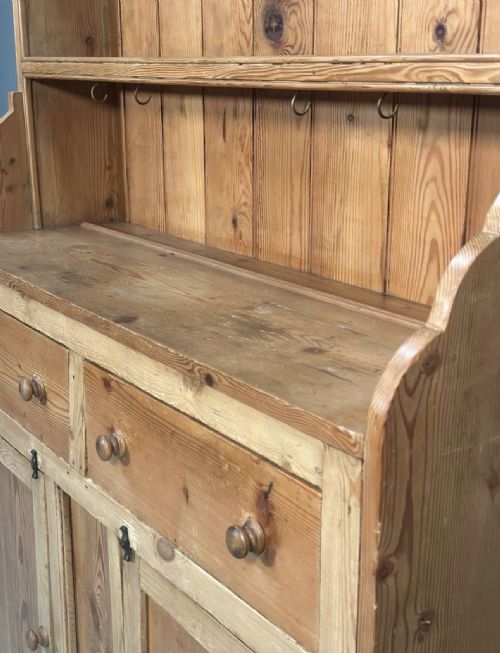 ANTIQUE PINE DRESSER C1910 - ADDITIONAL PHOTO 3