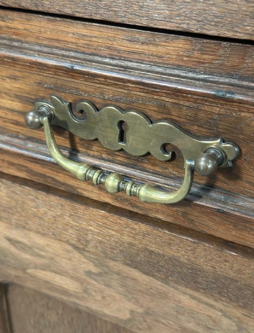 ANTIQUE FRENCH OAK CUPBOARD - ADDITIONAL PHOTO 9