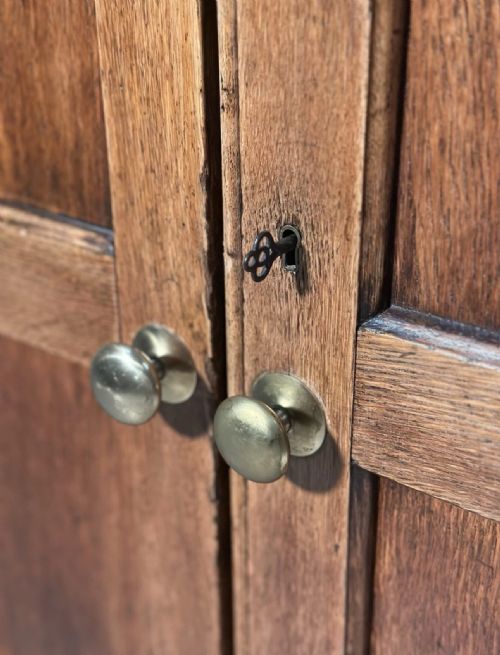 LARGE ANTIQUE OAK SCHOOL CUPBOARD - ADDITIONAL PHOTO 3