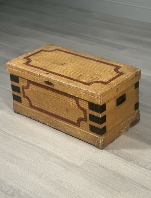 victorian pine chest in original paint - CATEGORY: ANTIQUE CHESTS - DATED 19TH CENTURY