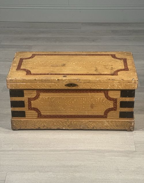 VICTORIAN PINE CHEST IN ORIGINAL PAINT - ADDITIONAL PHOTO 1