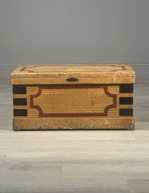 VICTORIAN PINE CHEST IN ORIGINAL PAINT - ADDITIONAL PHOTO 2