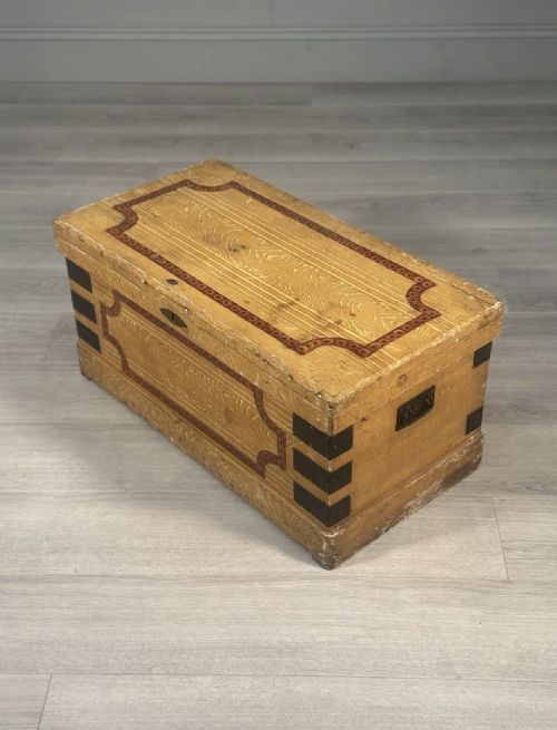 VICTORIAN PINE CHEST IN ORIGINAL PAINT - ADDITIONAL PHOTO 6