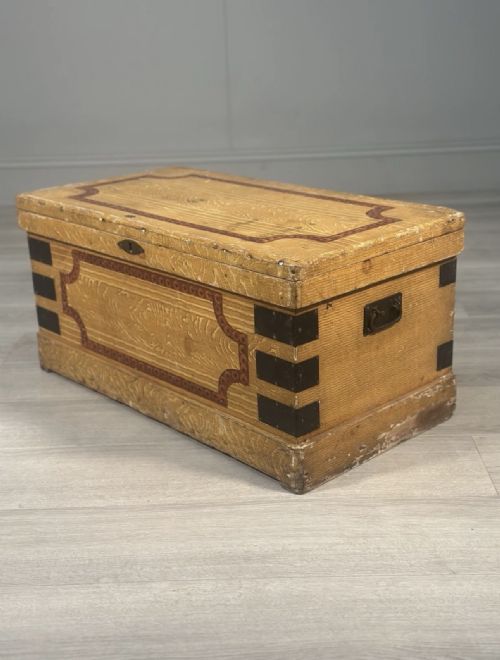 VICTORIAN PINE CHEST IN ORIGINAL PAINT - ADDITIONAL PHOTO 7