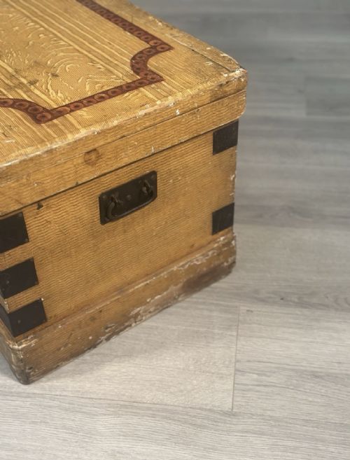 VICTORIAN PINE CHEST IN ORIGINAL PAINT - ADDITIONAL PHOTO 8