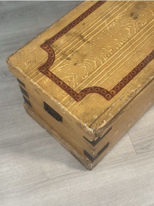 VICTORIAN PINE CHEST IN ORIGINAL PAINT - ADDITIONAL PHOTO 10