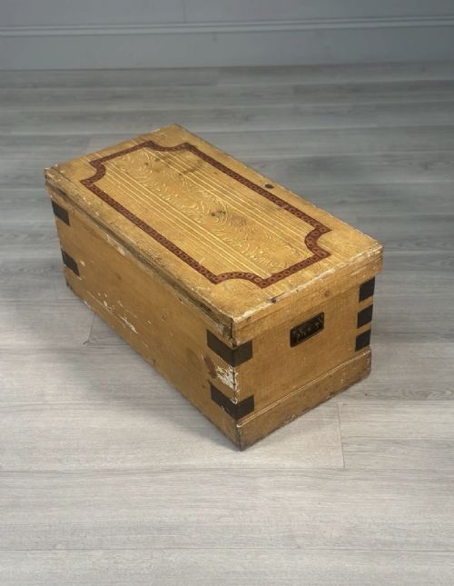 VICTORIAN PINE CHEST IN ORIGINAL PAINT - ADDITIONAL PHOTO 11