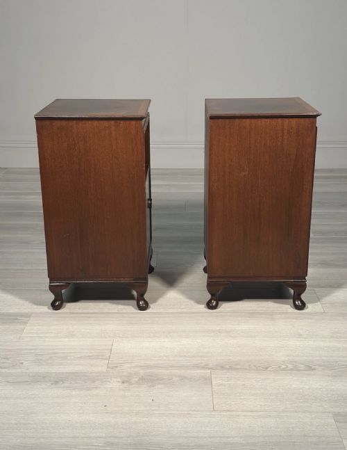 A PAIR OF MAHOGANY BEDSIDE CABINETS C1920 - ADDITIONAL PHOTO 11