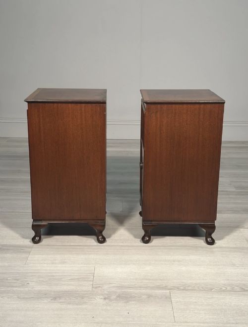 A PAIR OF MAHOGANY BEDSIDE CABINETS C1920 - ADDITIONAL PHOTO 13