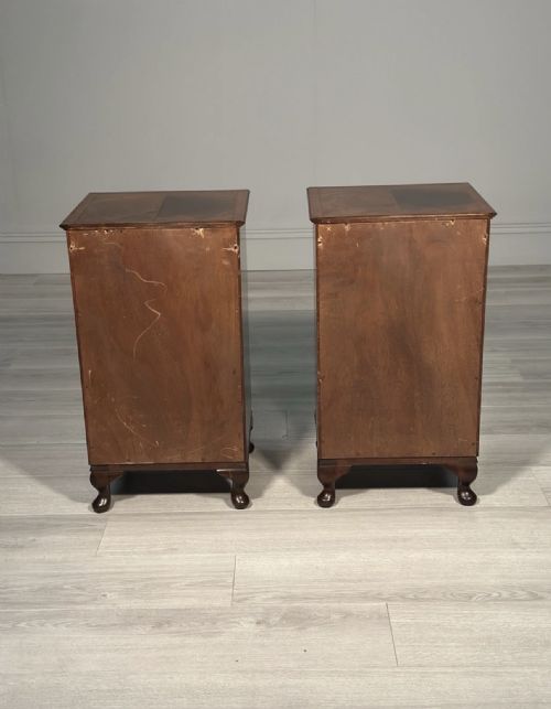 A PAIR OF MAHOGANY BEDSIDE CABINETS C1920 - ADDITIONAL PHOTO 15