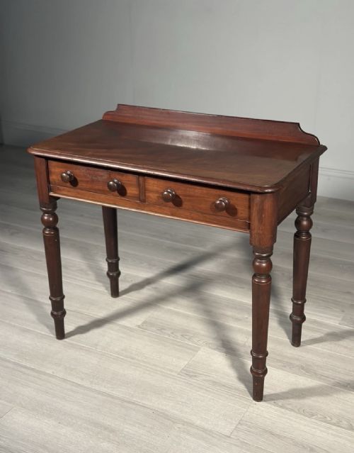 VICTORIAN MAHOGANY SIDE TABLE - ADDITIONAL PHOTO 1