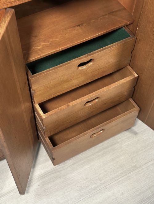ART DECO OAK SIDEBOARD - ADDITIONAL PHOTO 4