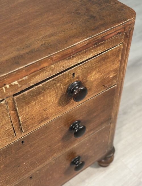 ANTIQUE CHEST OF DRAWERS IN SCUMBLE PAINT - ADDITIONAL PHOTO 4