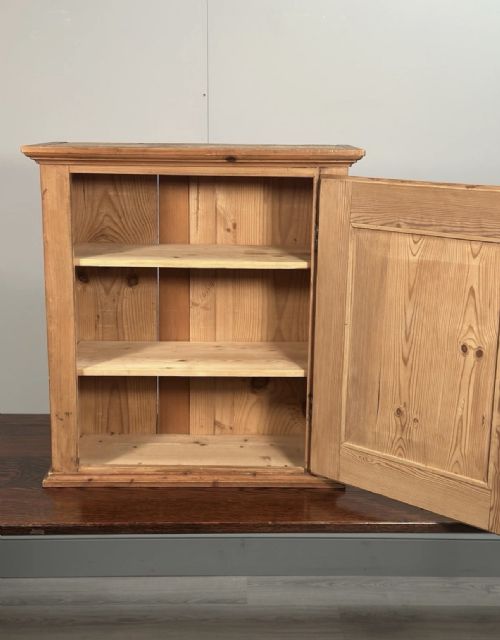 SMALL ANTIQUE PINE CABINET - ADDITIONAL PHOTO 5