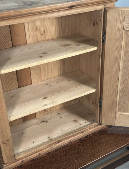 SMALL ANTIQUE PINE CABINET - ADDITIONAL PHOTO 6
