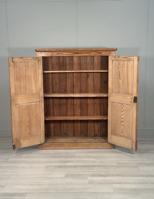 LARGE ANTIQUE PITCH PINE SCHOOL CUPBOARD - ADDITIONAL PHOTO 6