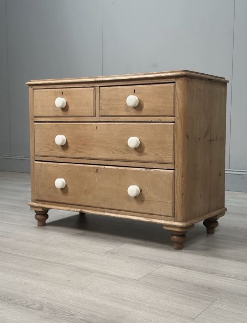 VICTORIAN PINE CHEST OF DRAWERS