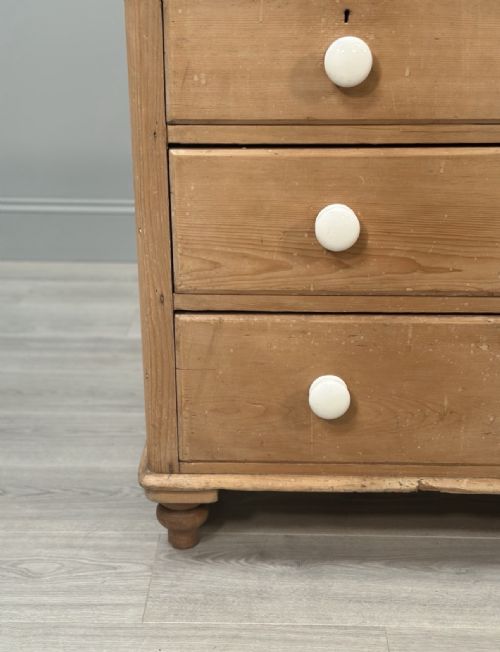 VICTORIAN PINE CHEST OF DRAWERS - ADDITIONAL PHOTO 4