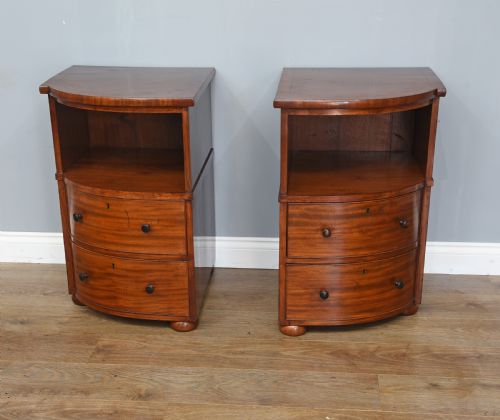 Fine Pair of Victorian Mahogany Bedside Cabinets