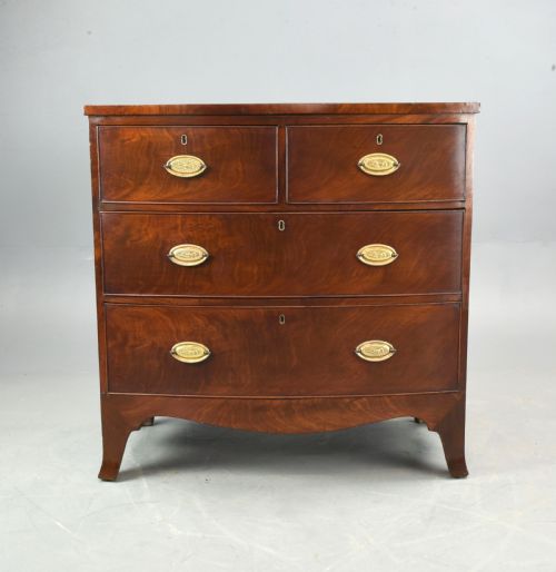 Small Georgian Mahogany Bow Front Chest of Drawers