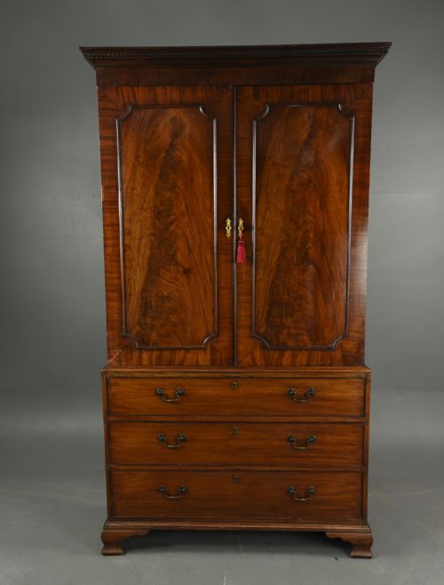 Georgian Mahogany Wardrobe