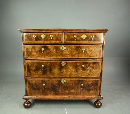 Georgian Walnut Chest of Drawers Early 18th Century