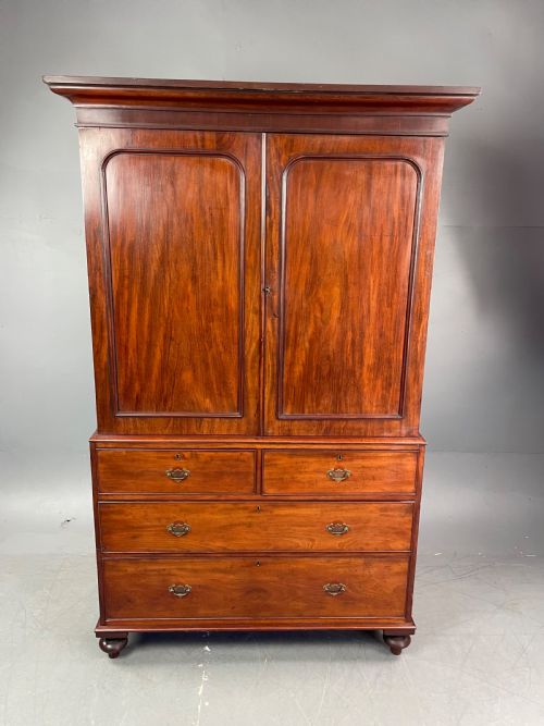 Victorian Gentlemans Wardrobe