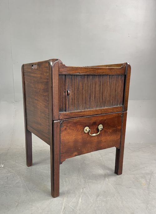 Georgian Mahogany Bedside Cabinet