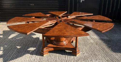 Burr Oak Jupe Table Round Dining Table