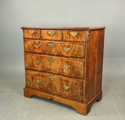 Early 18th Century Walnut Chest of Drawers