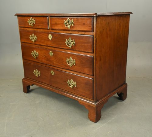 Georgian Mahogany Chest of Drawers
