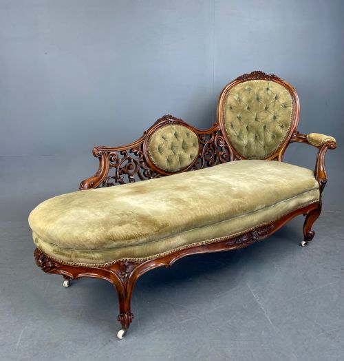 Victorian Walnut Chaise Longue