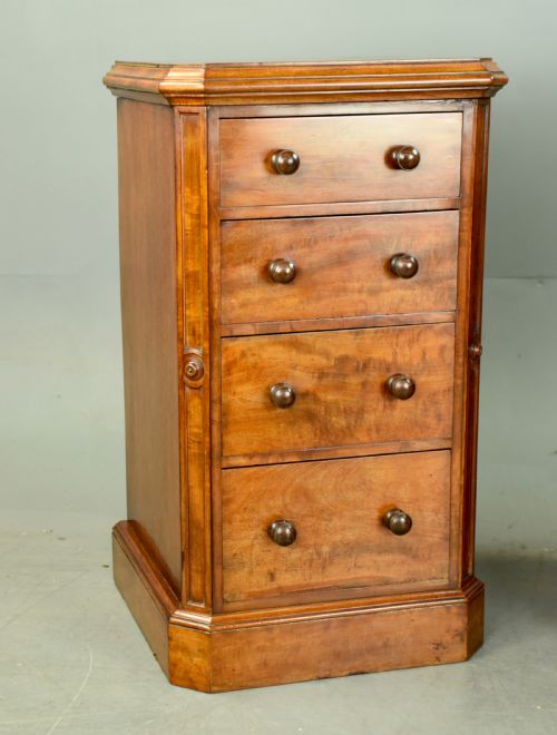 fig 1. Pair of Regency mahogany bedside chests of drawers