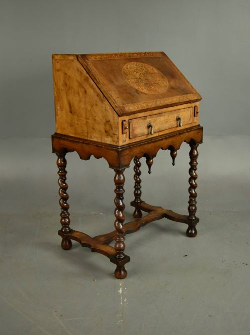 SMALL WALNUT MARQUETRY INLAID QUEEN ANNE STYLE BUREAU - ADDITIONAL PHOTO 4